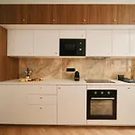 Lavie Maison Marais Sauna Hot Tub
