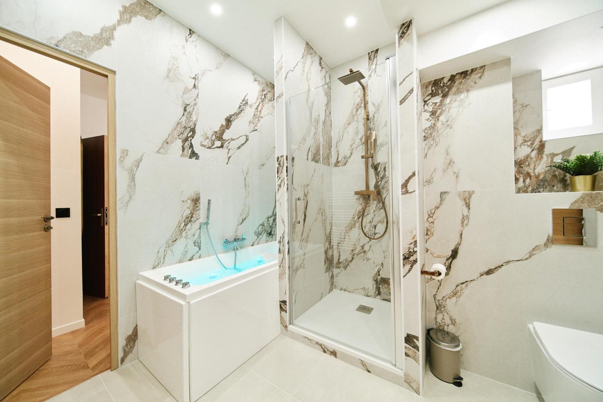Lavie Maison Marais Sauna Hot Tub Paris